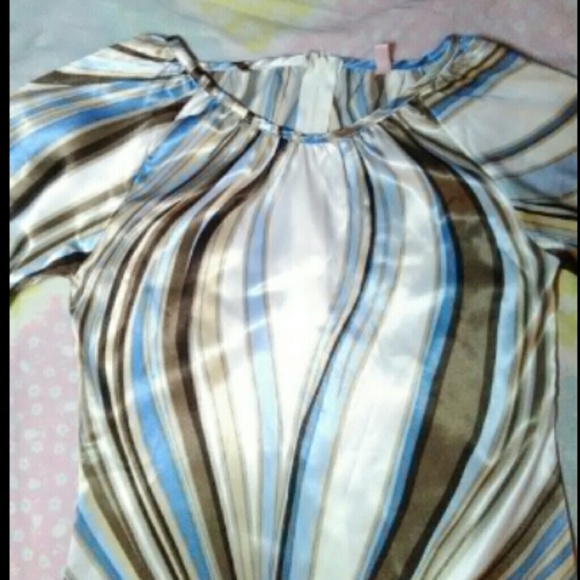 Dimples Satin Bell sleeve Tunic - Picture 2 of 8